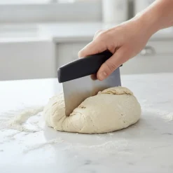 Deigskrape i rustfritt stål med måleskala 16,5 cm