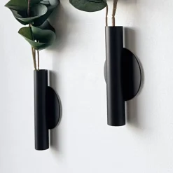 Eucalyptus & Manhattan veggvase, sort matt