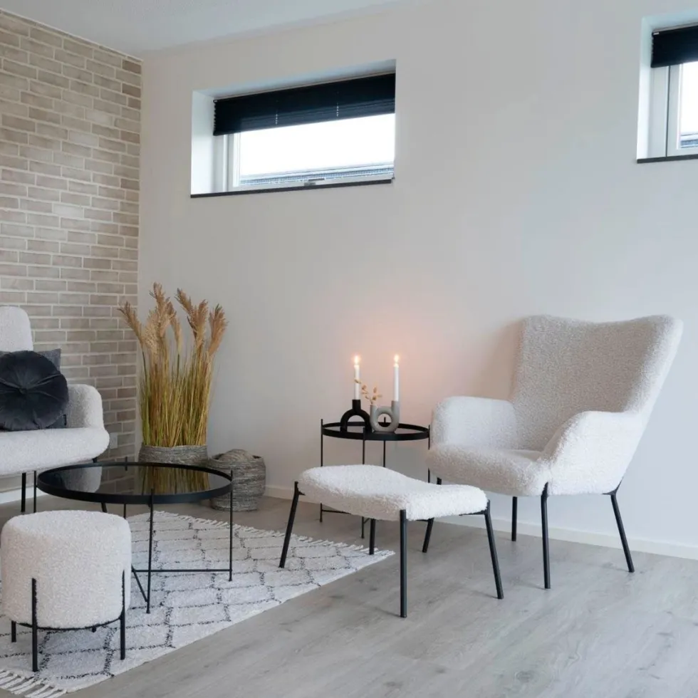 Glasglow sett lounge stol og puff hvit