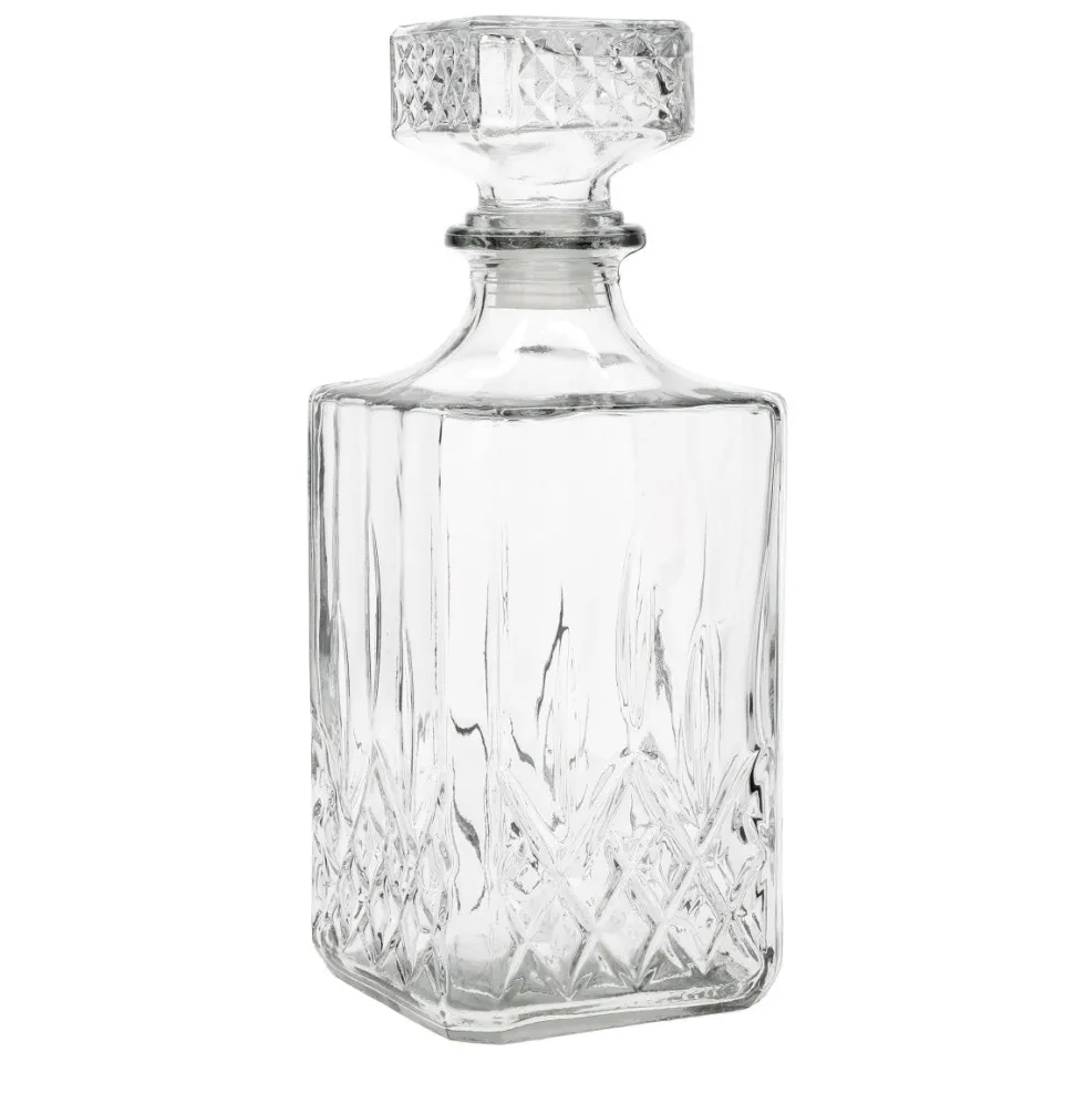 Karaffelsett i slipt glass med fire whiskyglass