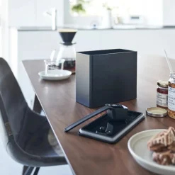 Lufttett kaffeboks med måleskje sort 1,6L