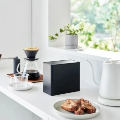 Lufttett kaffeboks med måleskje sort 1,6L