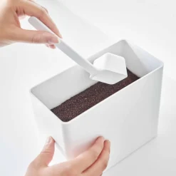 Lufttett kaffeboks med måleskje hvit 1,6L