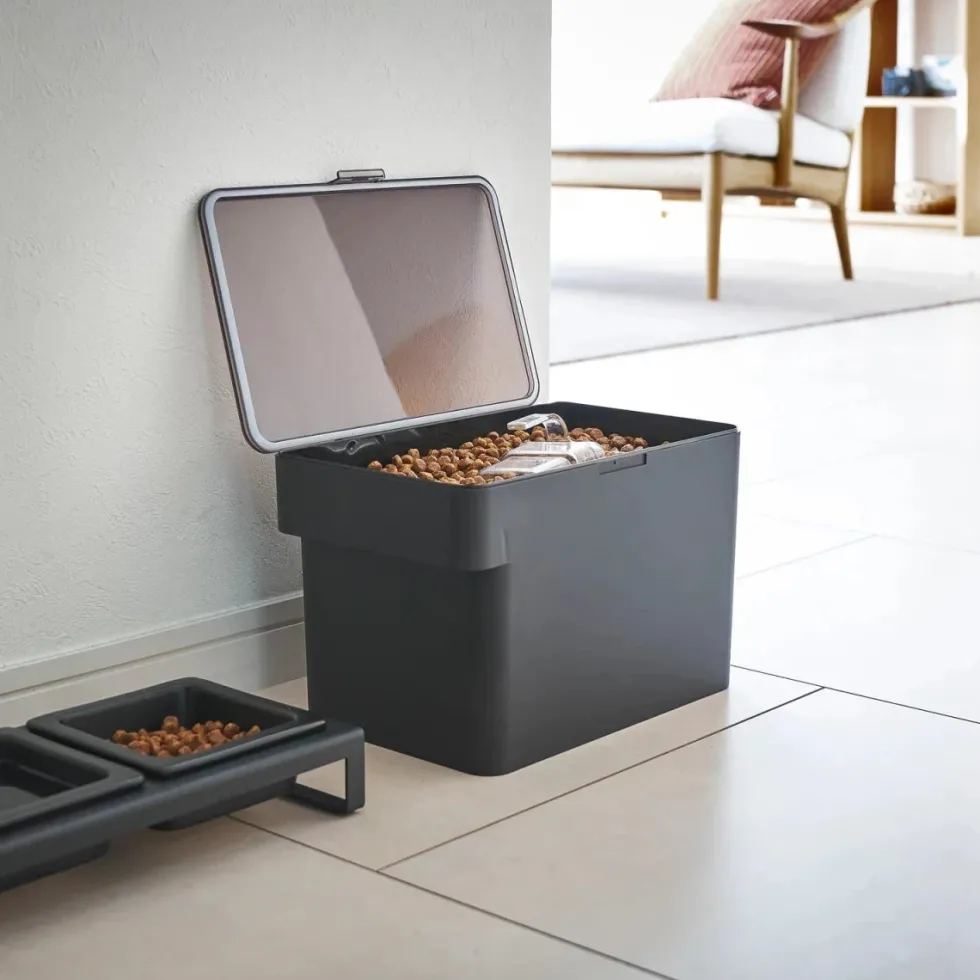 Lufttett oppbevaringsboks for dyrefôr 3,5 kg sort