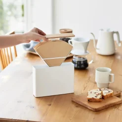 Oppbevaring for kaffefilter med holder hvit