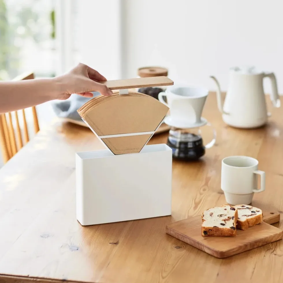 Oppbevaring for kaffefilter med holder hvit