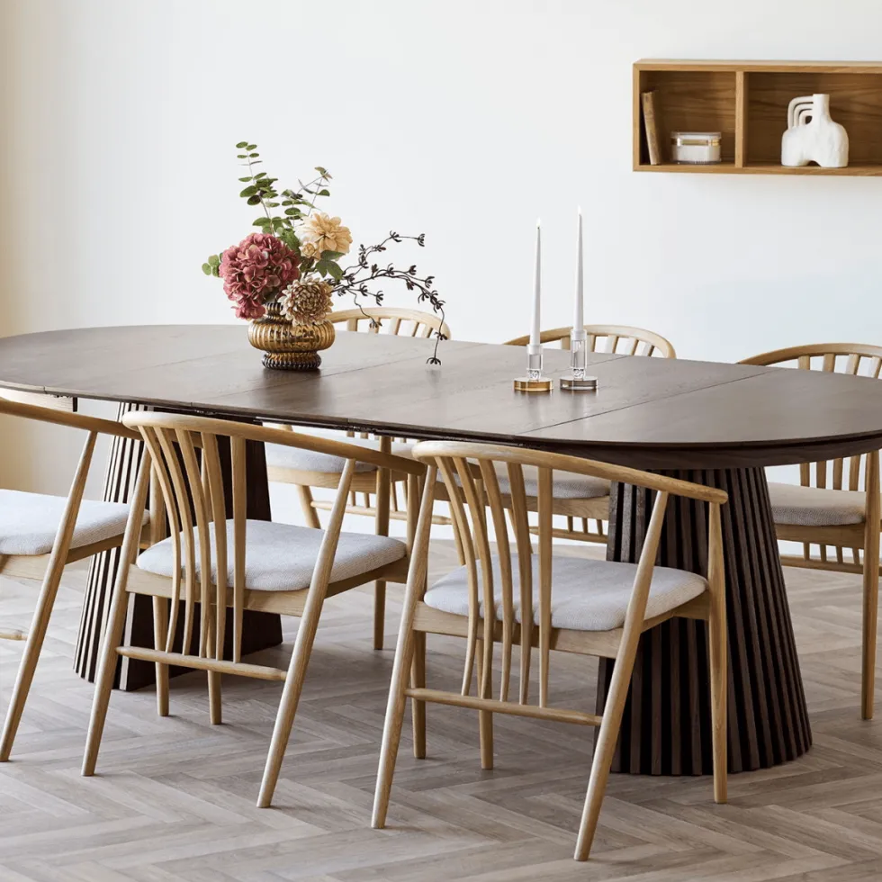 Osaka spisebord smoked oak veneer, uttrekkbart 120-240 cm