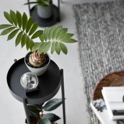 Plantestativ med hjul sort