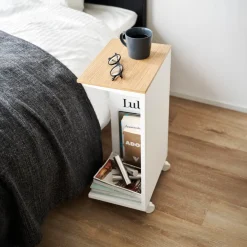 Sidebord med treplate og hjul hvit 55 x 31 cm