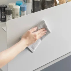 Uttrekkbar magnetisk krydderhylle hvit